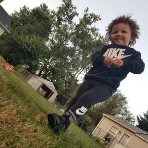 Meet your Posher, Debra